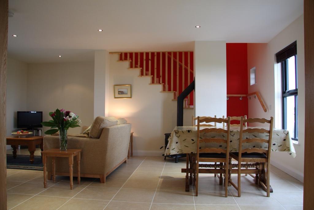Bayview Farm Holiday Cottages Бушмилс Стая снимка