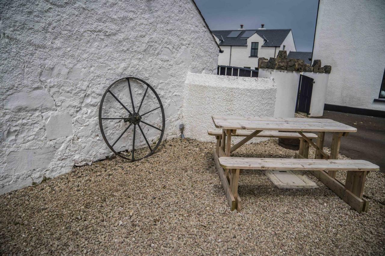 Bayview Farm Holiday Cottages Бушмилс Екстериор снимка